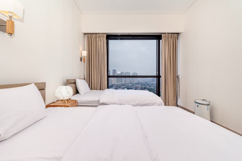 3 Bedroom at 1 Park Avenue photo 9