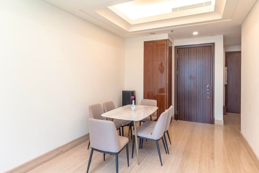 1 Bedroom at South Hills Apartment photo 5